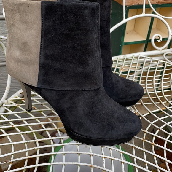 Tahari boots on platform 8.5 size - Picture 2 of 8